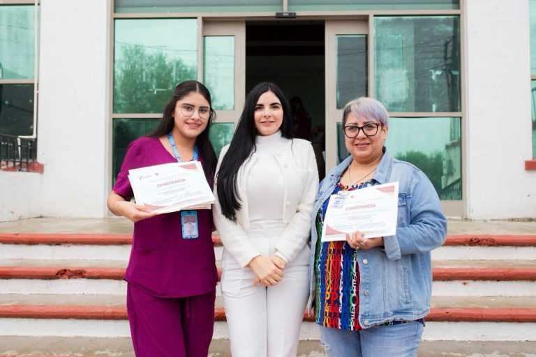 PRESIDE NATALY GARCIA DIAZ ENTREGA DE CONSTANCIAS EN DÍAZ ORDAZ